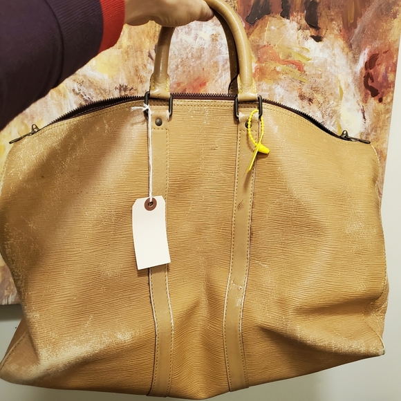 Authentic very large Louis Vuitton Epi distressed leather duffel - Picture 2 of 10